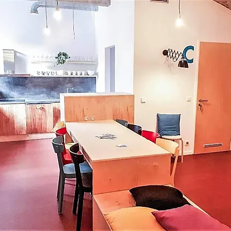 Cmyk Auberge de jeunesse *